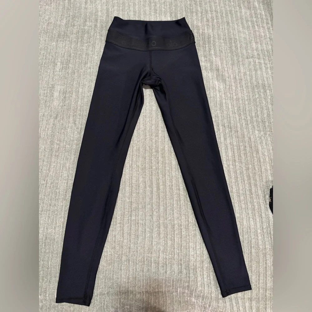 ALO Yoga Classic Airlift Logo Black Leggings - Picture 4 of 8